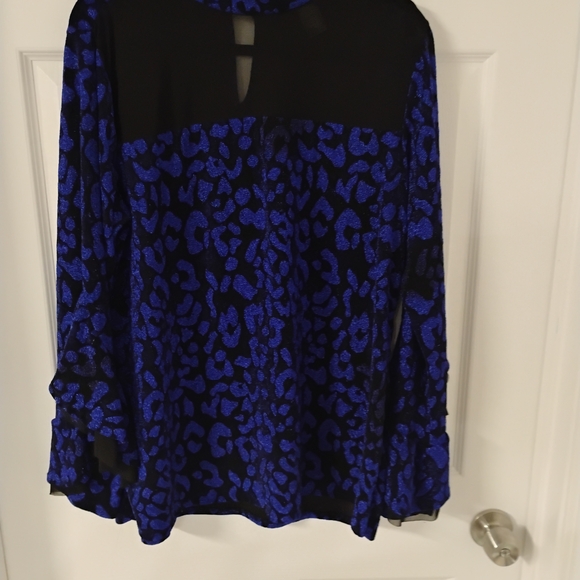 Elegant Blue and Black Women's Blouse - Picture 2 of 5